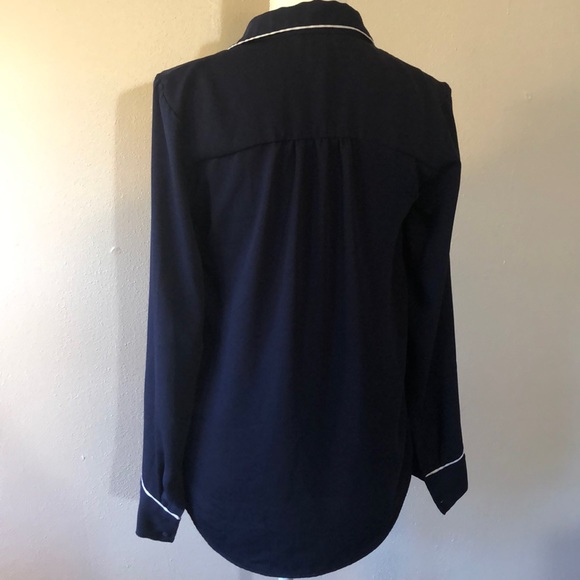 H&M Navy Blouse with White Trim - Size 6 - Picture 3 of 4